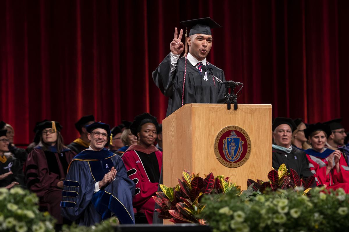 Commencement Festivities Salute 2019 Isenberg Graduates : Isenberg ...