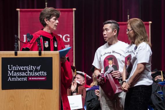 Isenberg Celebrates 2022 Graduates : Isenberg School Of Management ...